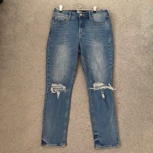 Old Navy Power Straight Distressed Jeans size 6